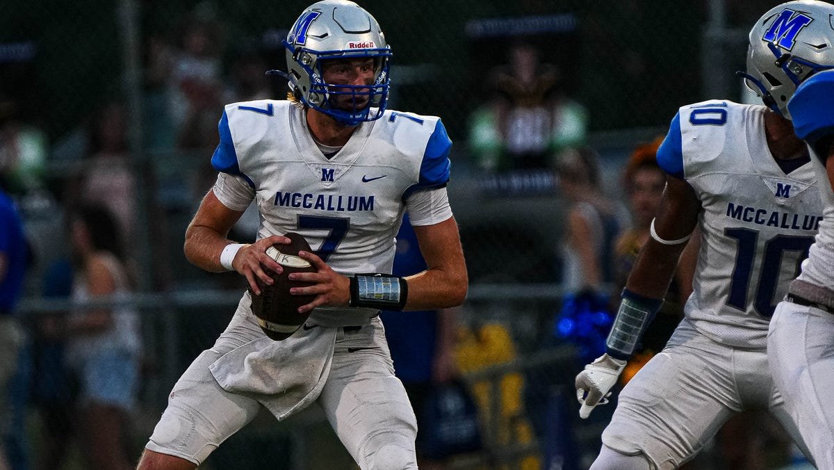 Austin-area QB commits to Longhorns Austin-area QB commits to Longhorns
