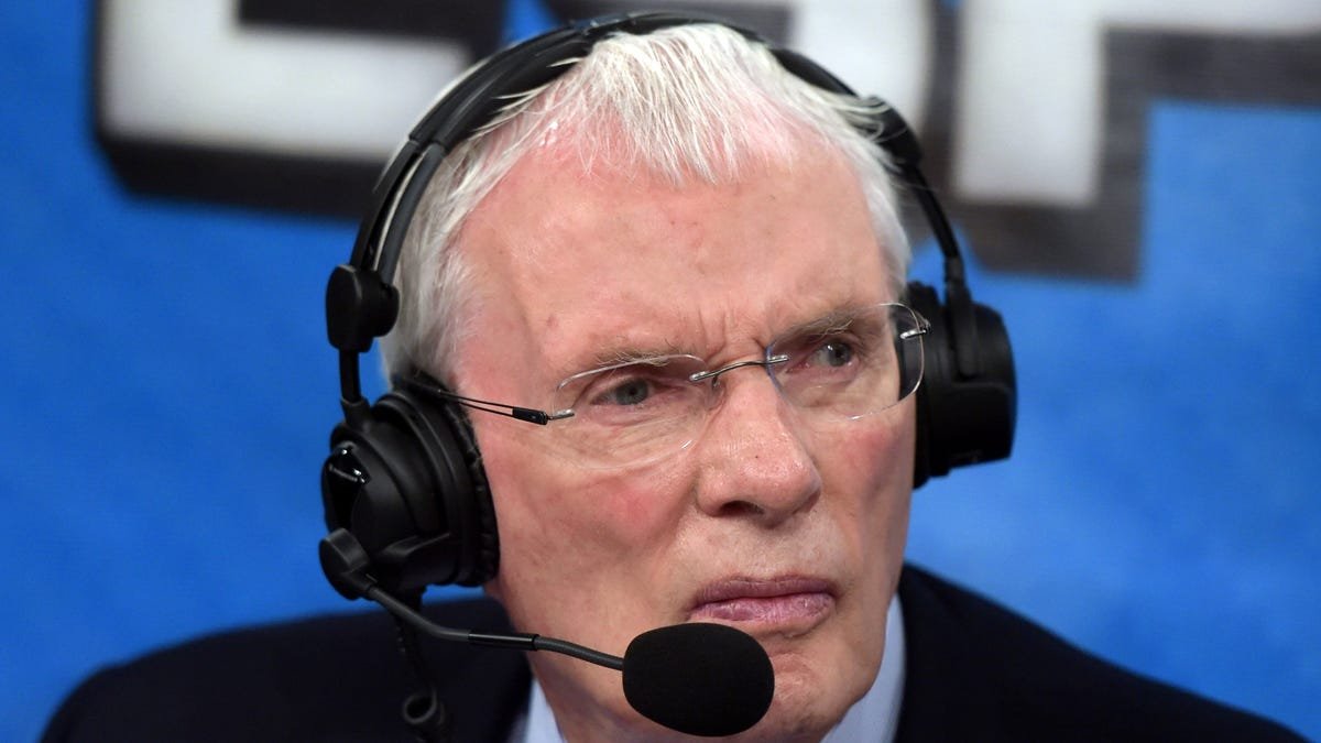 Hubie Brown taught basketball from bench to booth with aplomb Hubie Brown taught basketball from bench to booth with aplomb