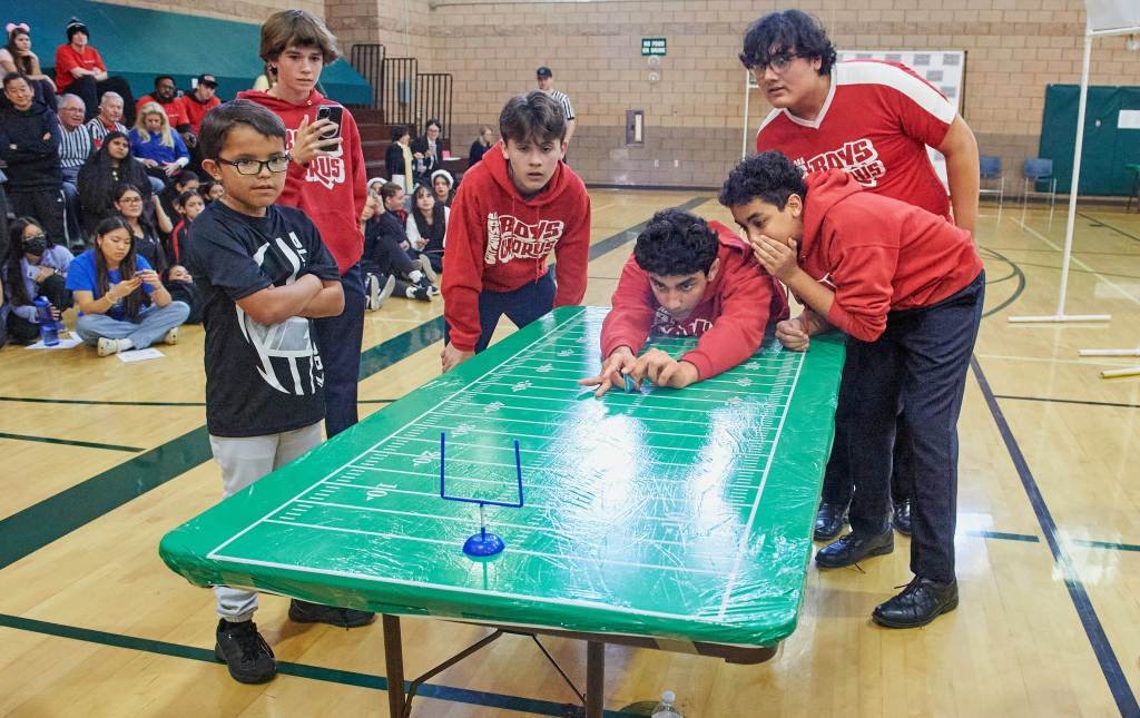 Teams score in annual Paper Football fundraiser in Tustin – Orange County Register