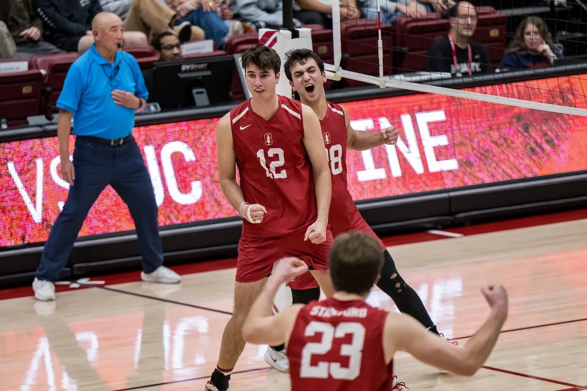 Men’s volleyball wins in Hawaii for first time in 12 years