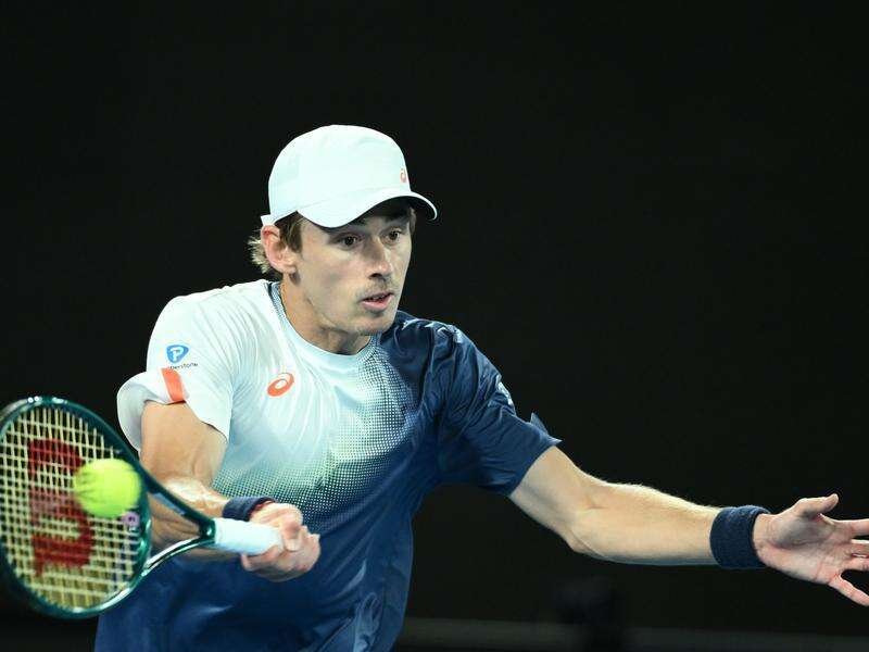 De Minaur powers into quarter-finals of Rotterdam Open De Minaur powers into quarter-finals of Rotterdam Open